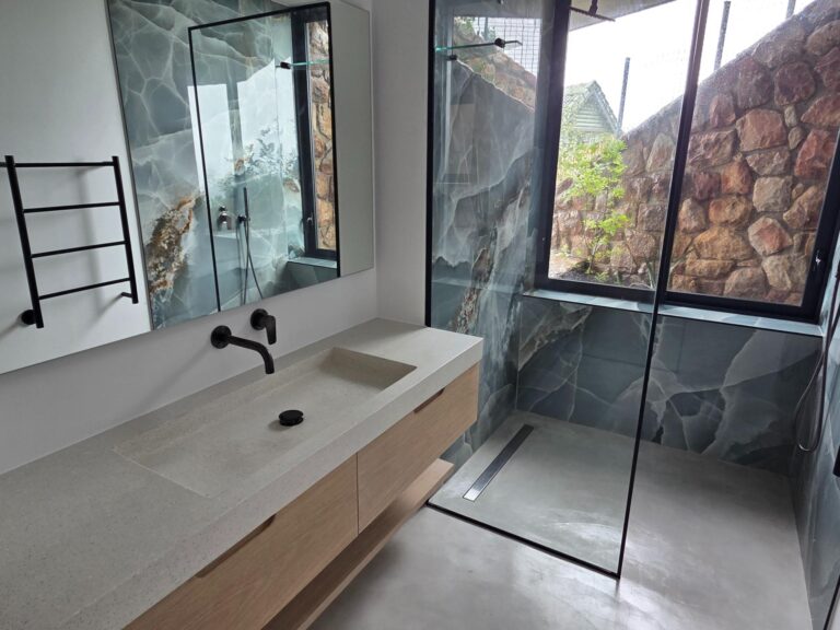 Bathrooms 32 768x576